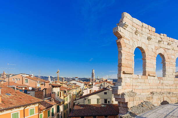 Arena, Verona The remaining arches of the outer circle, in the Roman Arena, Verona, Veneto, Italy verona opera stock pictures, royalty-free photos & images
