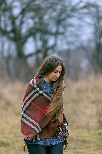 istock girl in autumn 465974658