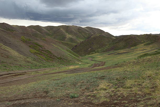 landschaften der mongolei - regenwetter ストックフォトと画像