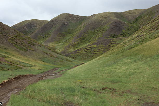 landschaften der mongolei - regenwetter ストックフォトと画像