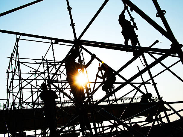 trabalhando em andaimes - scaffolding - fotografias e filmes do acervo