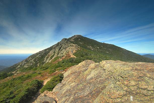 franconia ridge dans les white mountains du new hampshire - appalachian trail dirt road footpath appalachian mountains photos et images de collection