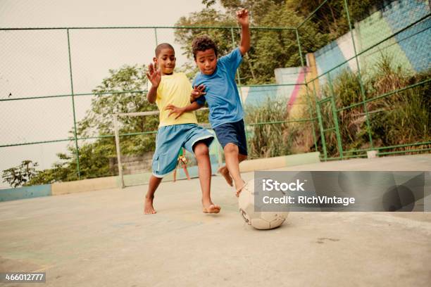 Favela Foci Gyerekek témájú stock fotó – Kép letöltése most - Favela,  Nyomornegyed, Football - Sport - iStock