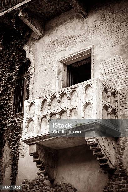 Der Balkon Der Julia In Verona Italien Stockfoto und mehr Bilder von Alt - Alt, Altstadt, Antiquität