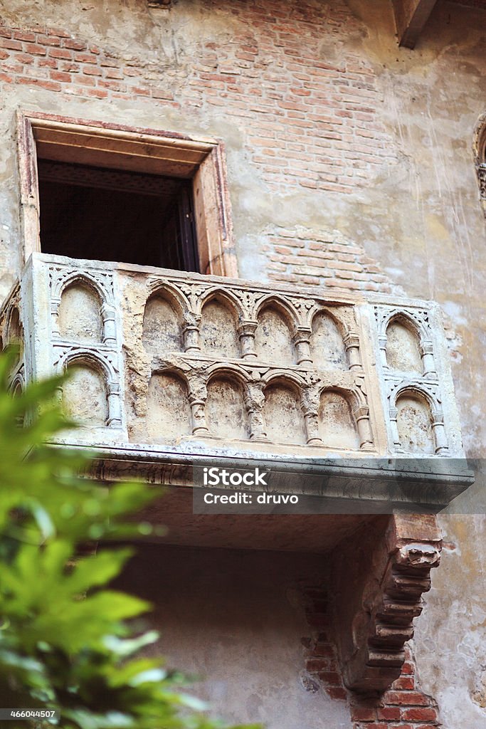 Il balcone di Giulietta a Verona, Italia. - Foto stock royalty-free di Ambientazione esterna