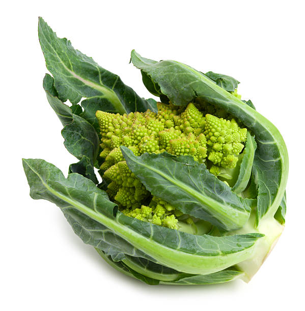 цветная капуста романеско - romanesco broccoli стоковые фото и изображения