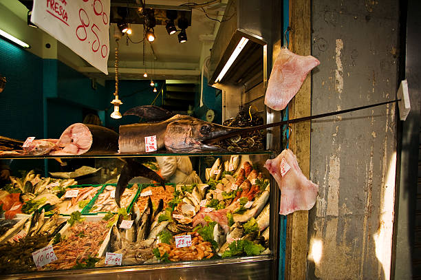 istock market of the fish 466061652