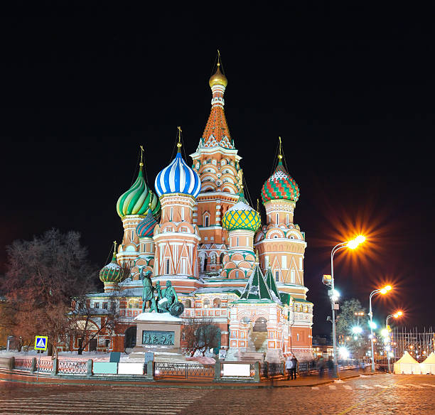 istock Saint Basil's Cathedral at night, Red Square, Moscow, Russia 466061939