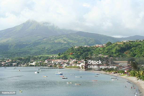 View Of サンピエールマルティニーク島の村にあります マルティニークのストックフォトや画像を多数ご用意 マルティニーク