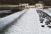 staudamm-am-fluss-ticino-italien.jpg?b=1&s=170x170&k=20&c=arXl6xRXHCHno2b7HiAZMFYeewW3TZLrN7BK3cR5hVQ=