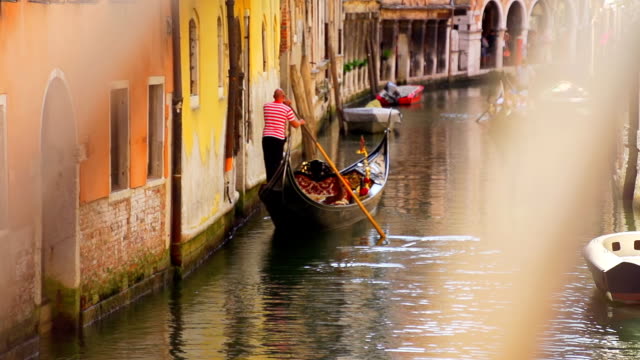 HD SUPER SLOW-MO: Venetian Gondolier