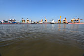 container-cargo-fracht-versenden-mit-blauem-himmel.jpg?b=1&s=170x170&k=20&c=VJYSS_b4-CMCQQNc2ZnWQq0OF4Qirxwgjno4SjzulsI=