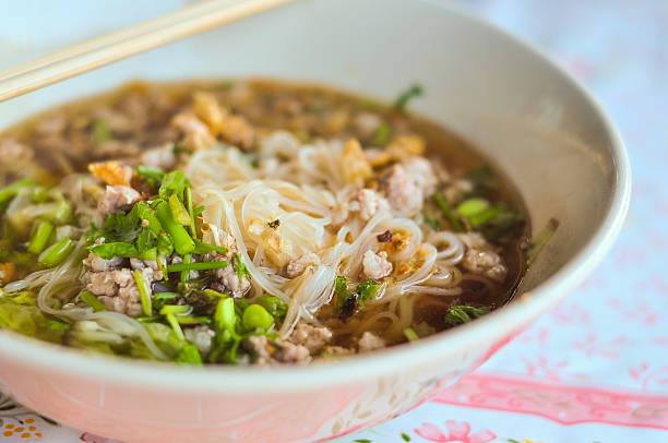 żywności w tajlandii noodle - cellophane noodles zdjęcia i obrazy z banku zdjęć