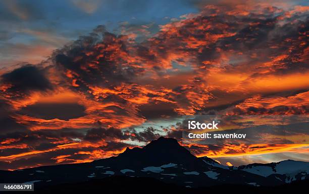 Tramonto In Patagonia Cile - Fotografie stock e altre immagini di Alpinismo - Alpinismo, Ambientazione esterna, America del Sud