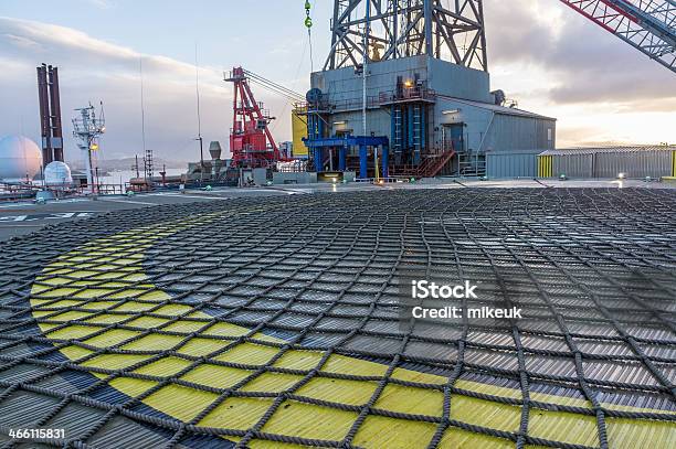 Plataforma De Exploração Petrolífera Helideck E Estrutura - Fotografias de stock e mais imagens de Abastecer