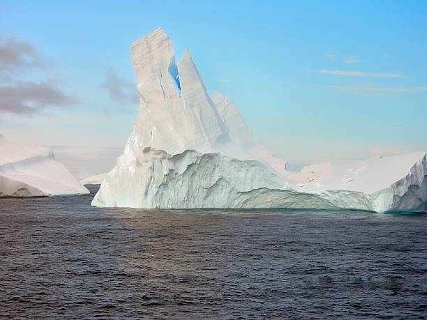 oceano antártico serras altas não icebergue - alto horn imagens e fotografias de stock