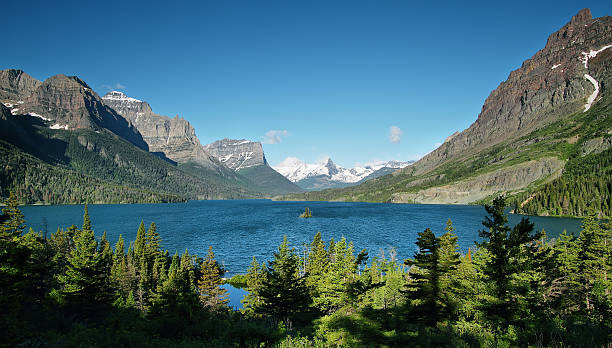 istock Lake St Mary and Wild goose island view 466170129
