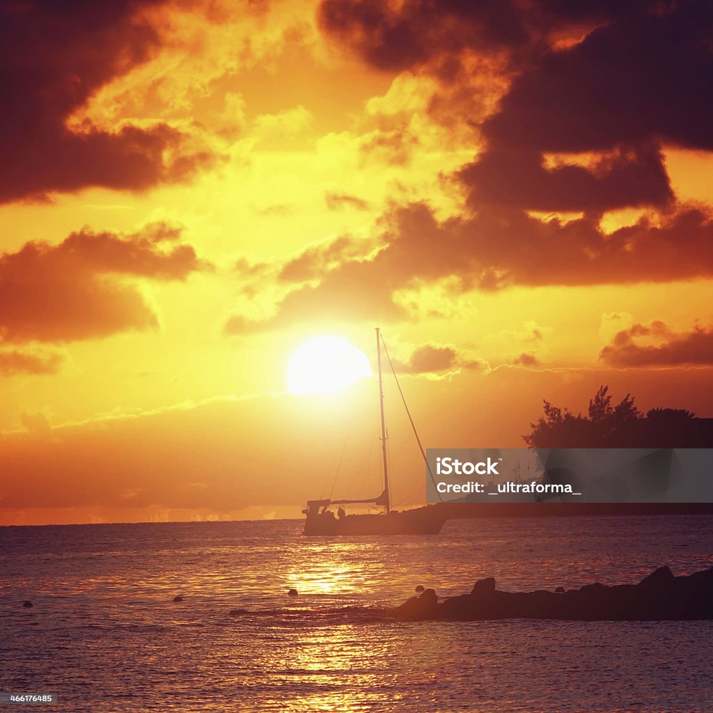 Navegación en puesta de sol - Foto de stock de Aire libre libre de derechos