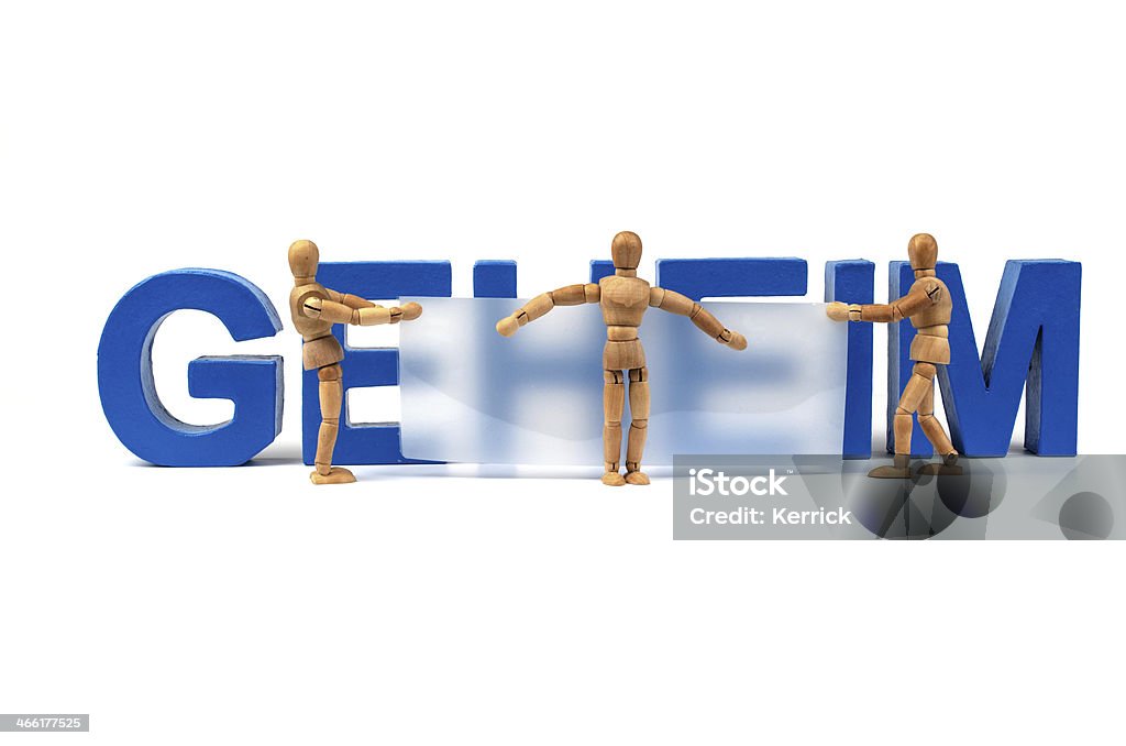 Geheim-Holz-Puppen versucht, ihn verbergen - Lizenzfrei Alphabet Stock-Foto