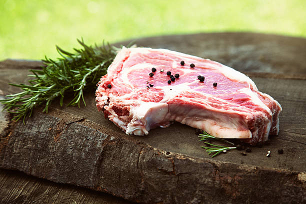 rohes fleisch - veal raw meat pink stock-fotos und bilder