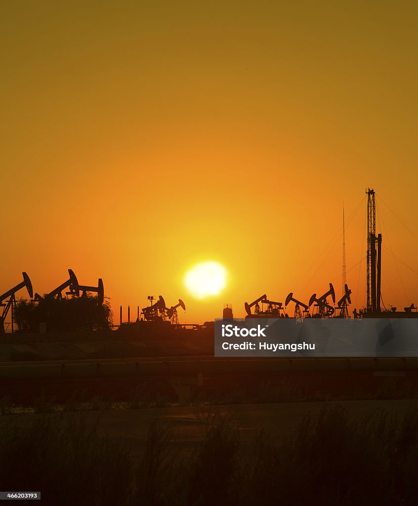 De pompes huile - Photo de Ciel libre de droits