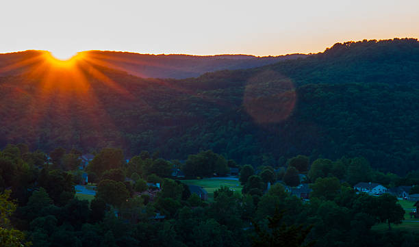 istock Sunset Eureka Springs Homes in the Ozark Mountains 466206952