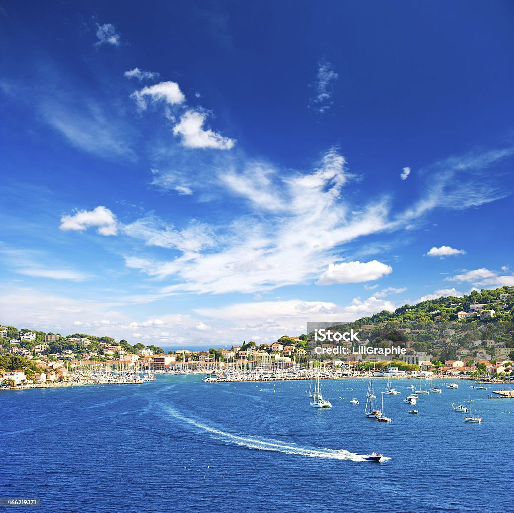 Bellissimo paesaggio mediterraneo con cielo blu - Foto stock royalty-free di Saint Tropez