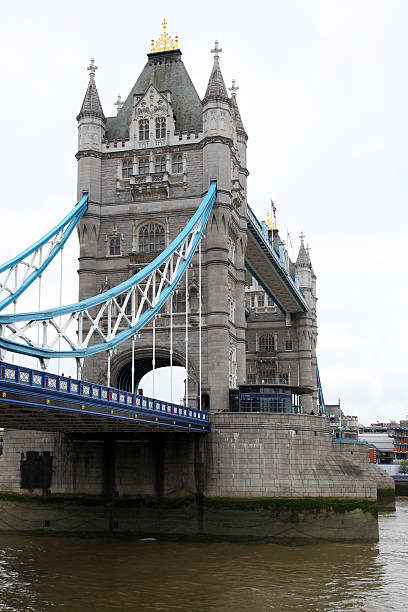 런던 타워 브리지 - london england sunlight morning tower bridge 뉴스 사진 이미지