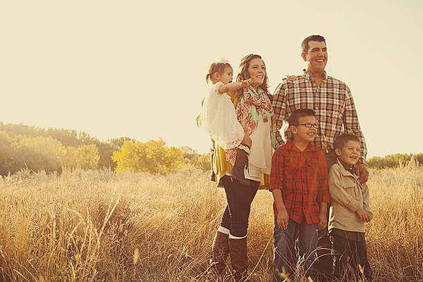 istock Autumn Family 466225853