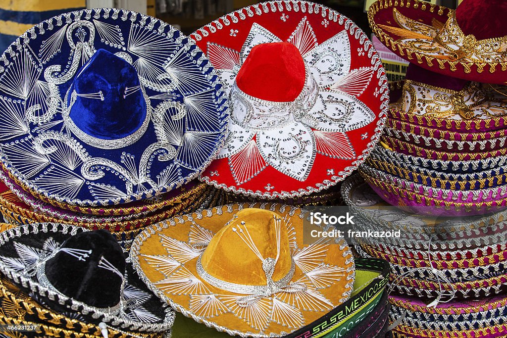 Colorido mexicana sombrero - Foto de stock de Aire libre libre de derechos