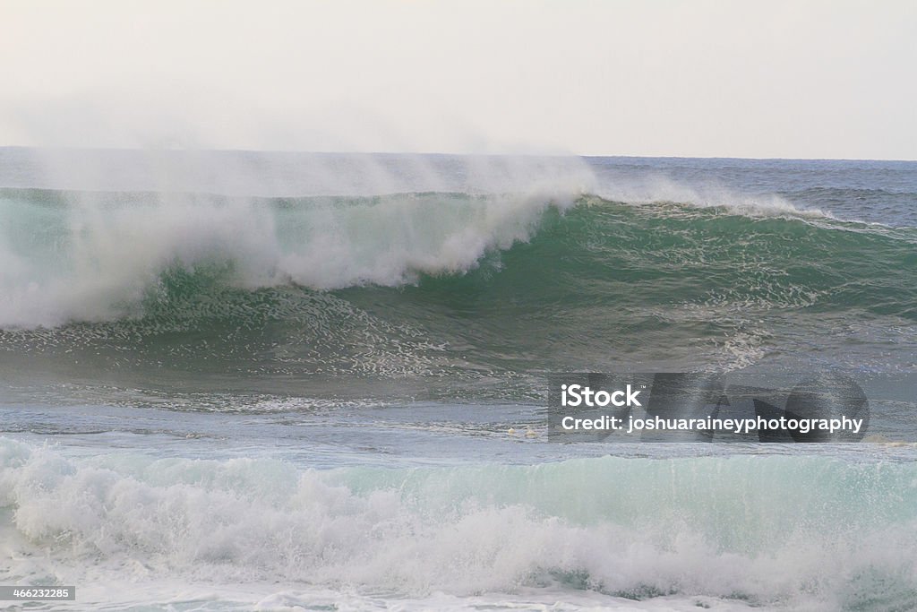 Enorme onda di tempesta pausa durante - Foto stock royalty-free di Acqua