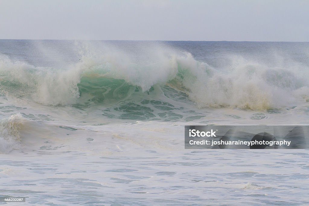 Riesige Welle Pause während Storm - Lizenzfrei Blau Stock-Foto