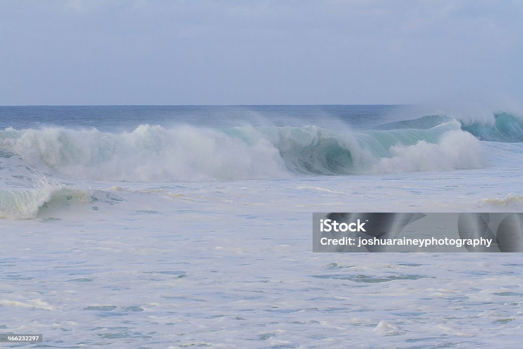 Enorme onda di tempesta pausa durante - Foto stock royalty-free di Acqua