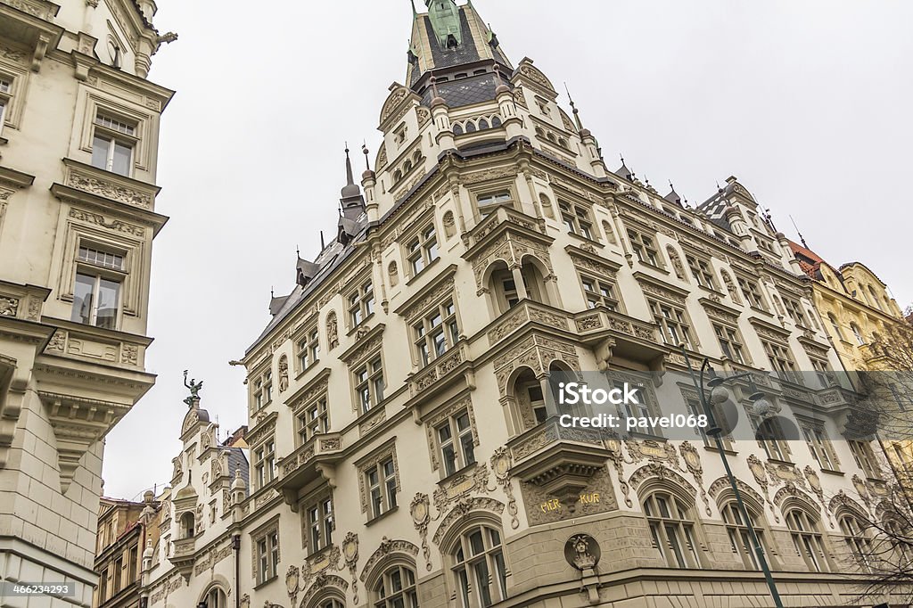 Fachada de edifício histórico em Praga - Foto de stock de Antigo royalty-free