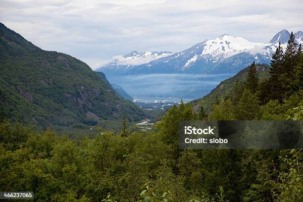 Skagway Alaska - Fotografie stock e altre immagini di Alaska - Stato USA - Alaska - Stato USA, Ambientazione esterna, Catena di montagne