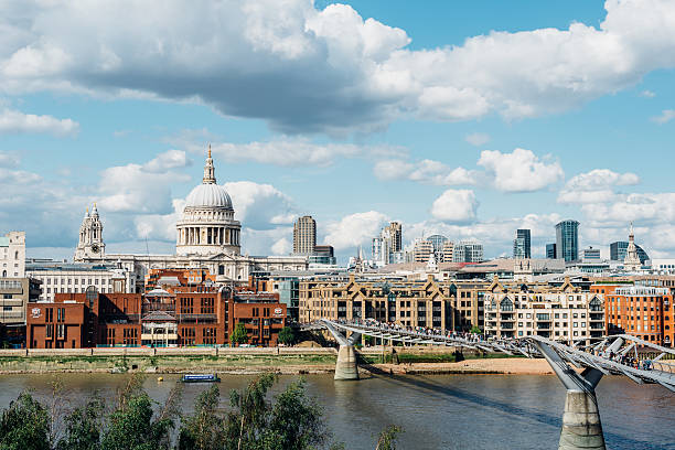 istock Thames river and St. Paul cathedral from south side 466239832