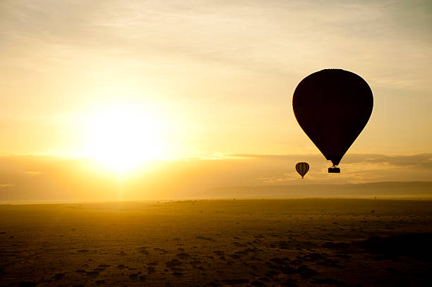 Balon na ogrzane powietrze na wschód słońca – zdjęcie