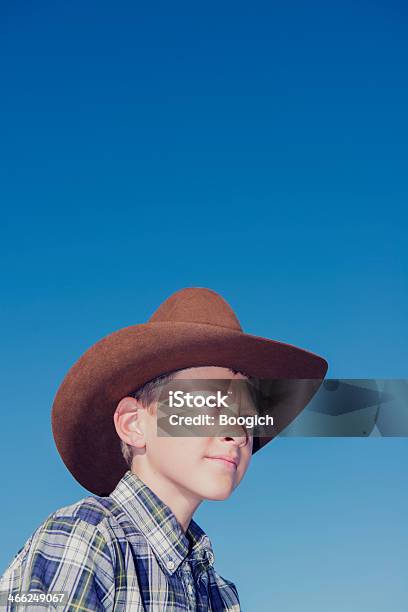 Foto de Retrato De Um Jovem Vaqueiro e mais fotos de stock de As Américas - As Américas, Azul, Cena Não-urbana