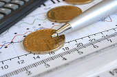 finanziellen-hintergrund.jpg?b=1&s=170x170&k=20&c=woNbjfAoW-OWO8UO2RfytN2GJtHeseU6wONwelypAV4=