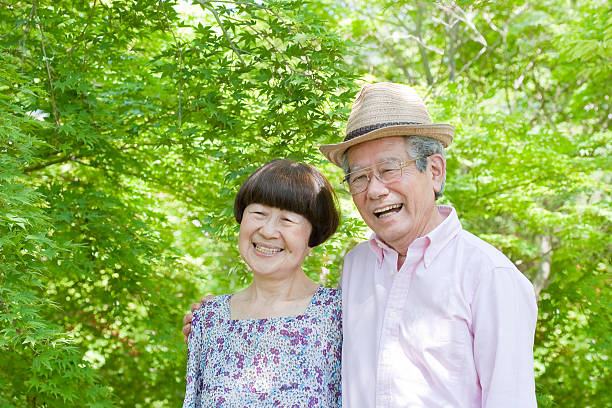 istock The old couple who smiles 466252187