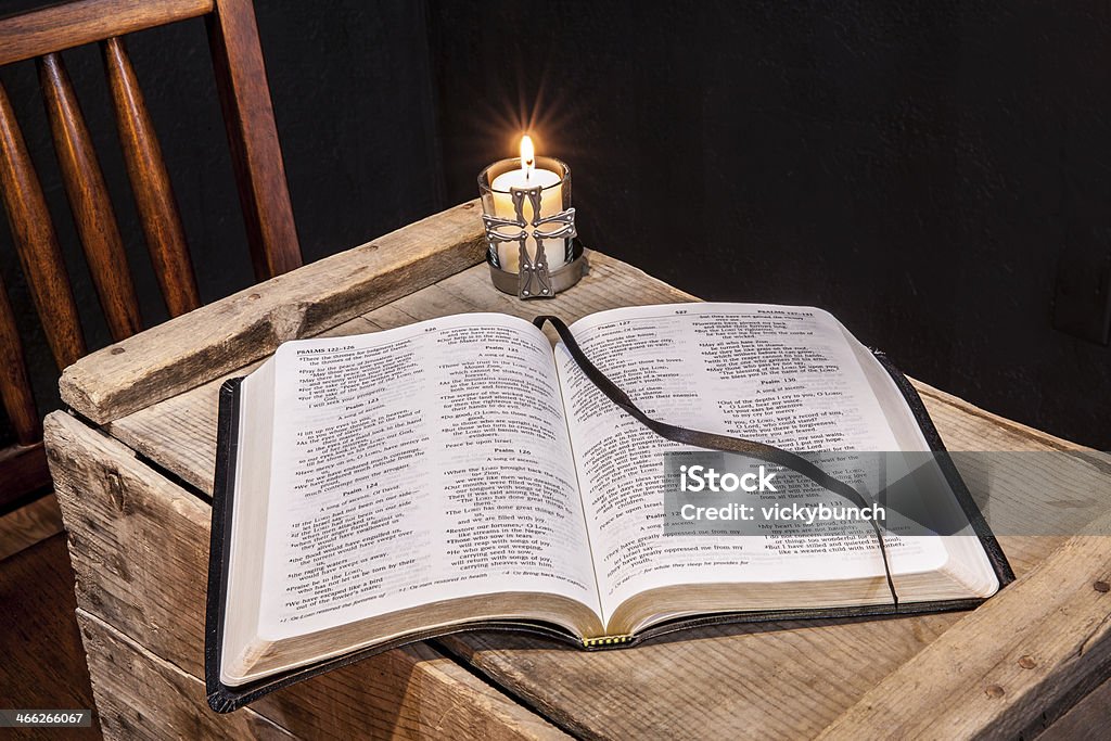 Библия - Стоковые фото Без людей роялти-фри