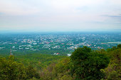 weiter-blick-auf-den-berg-doi-suthep.jpg?b=1&s=170x170&k=20&c=V6_KUjdfGjVTRS_hv0UPmf-rBrmKiRZaM04rYQCc740=