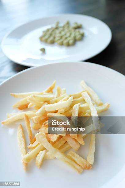 Foto de Batata Fritas e mais fotos de stock de Alimentação Não-saudável - Alimentação Não-saudável, Almoço, Amarelo