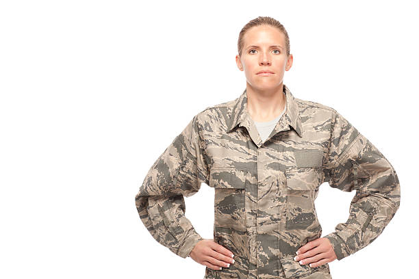 weibliche airman mit hand auf der hüfte - sergeant military marines serious stock-fotos und bilder