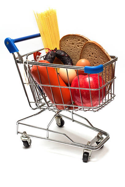 carrinho de compras com alimentos - teigwaren imagens e fotografias de stock