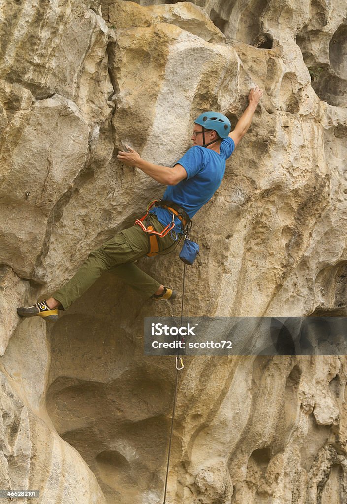 Rockclimbing na China - Foto de stock de Abseiling royalty-free
