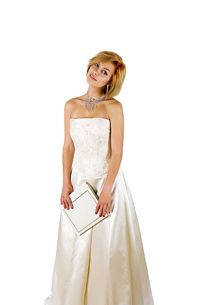 garota feliz em um branco vestido de noite e colar. - wedding dress audio - fotografias e filmes do acervo