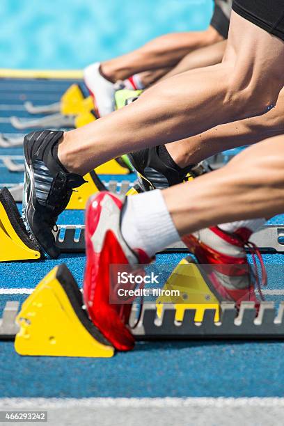 Sprint Maßnahmen Starten Stockfoto und mehr Bilder von Leichtathletik-Startblock - Leichtathletik-Startblock, Rennen - Körperliche Aktivität, Startlinie