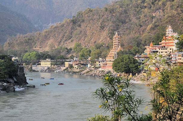 istock Tera Manzil Shiva Temple in Rishikesh, India 466328404