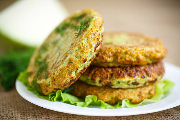 repollo hamburguesas - roasted mint dinner vegetable fotografías e imágenes de stock